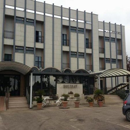 Hotel Holiday Foggia Kültér fotó