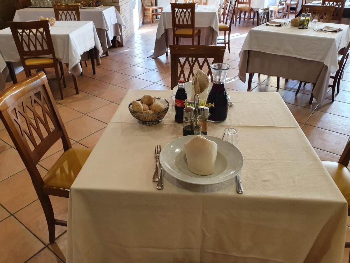 Hotel Holiday Foggia Kültér fotó