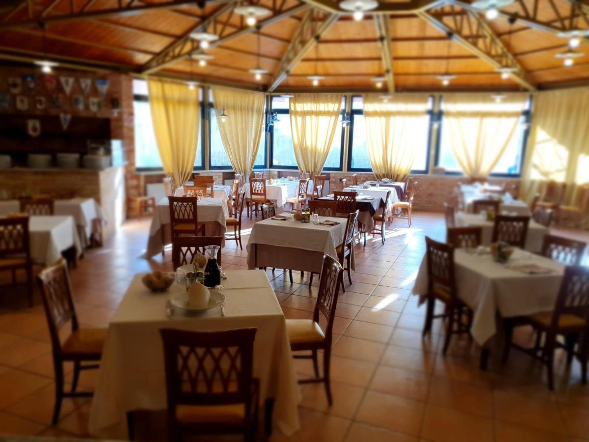 Hotel Holiday Foggia Kültér fotó