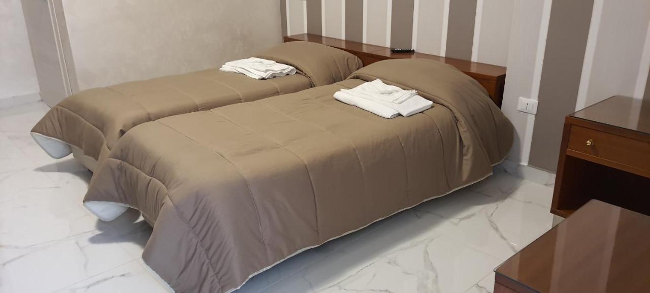 Hotel Holiday Foggia Kültér fotó