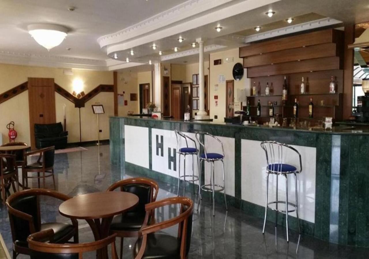 Hotel Holiday Foggia Kültér fotó