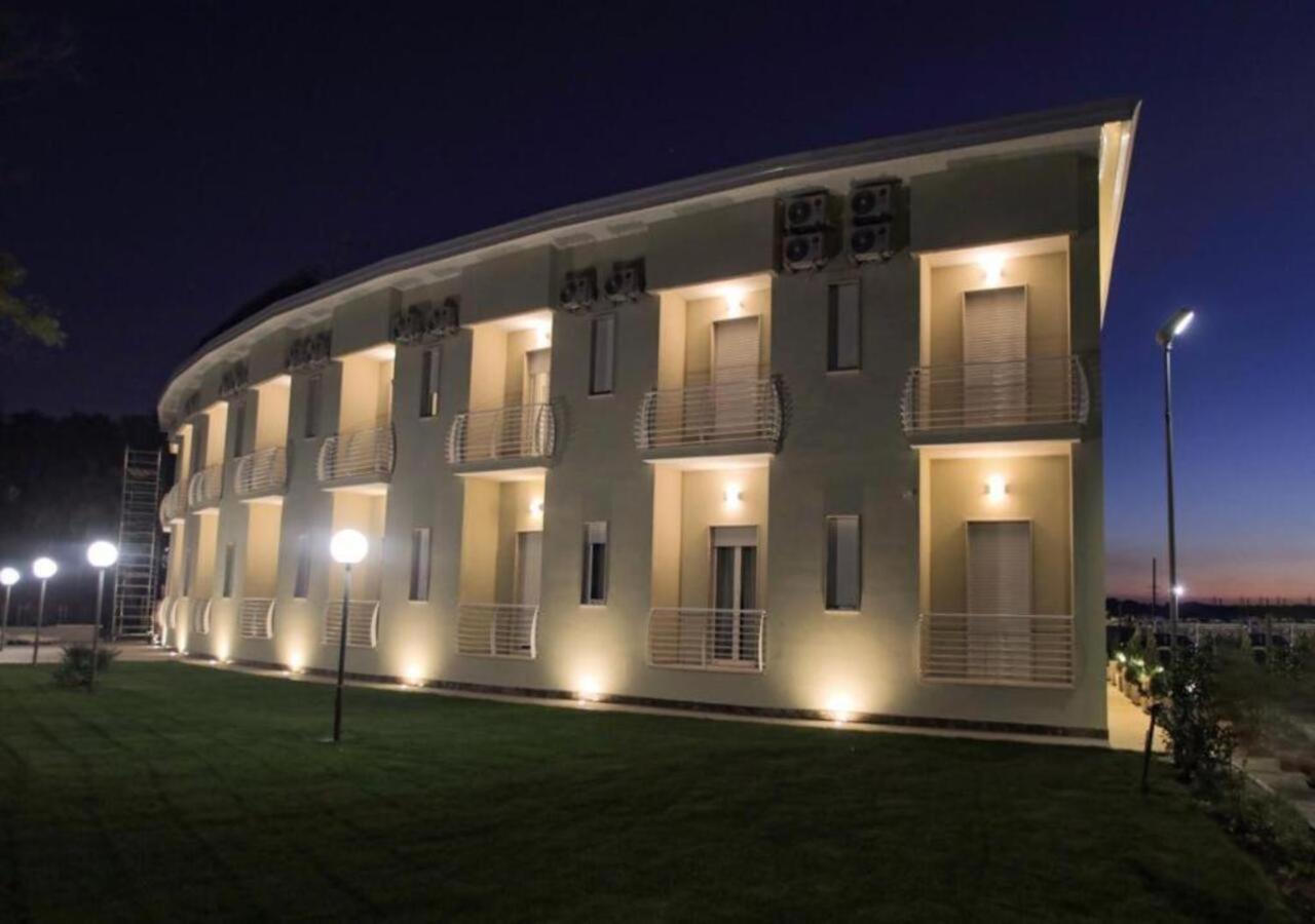 Hotel Holiday Foggia Kültér fotó